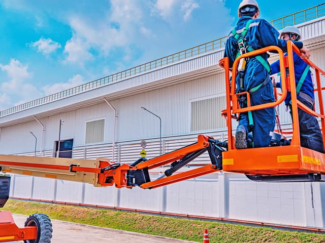 Alquiler e instalación de andamios motorizados en A Coruña
